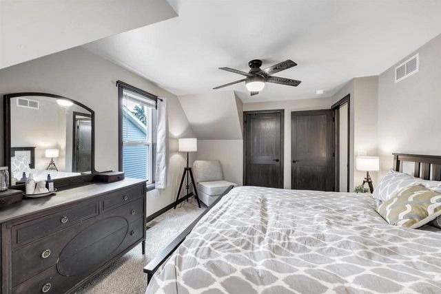 1231 S GREENWOOD AVENUE, Green Bay, WI 54304