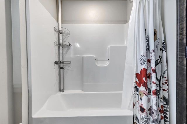 1231 S GREENWOOD AVENUE, Green Bay, WI 54304