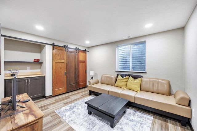 1231 S GREENWOOD AVENUE, Green Bay, WI 54304