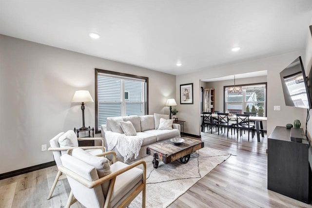 1231 S GREENWOOD AVENUE, Green Bay, WI 54304