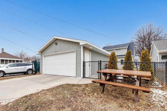 1231 S GREENWOOD AVENUE, Green Bay, WI 54304