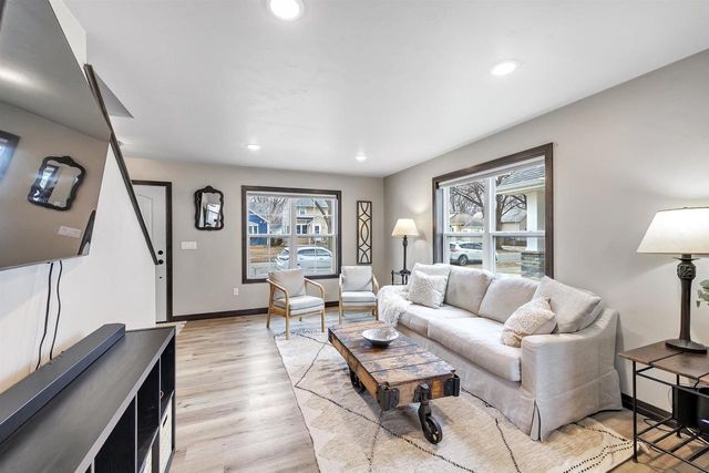 1231 S GREENWOOD AVENUE, Green Bay, WI 54304