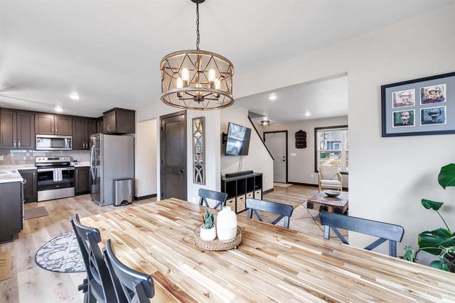 1231 S GREENWOOD AVENUE, Green Bay, WI 54304