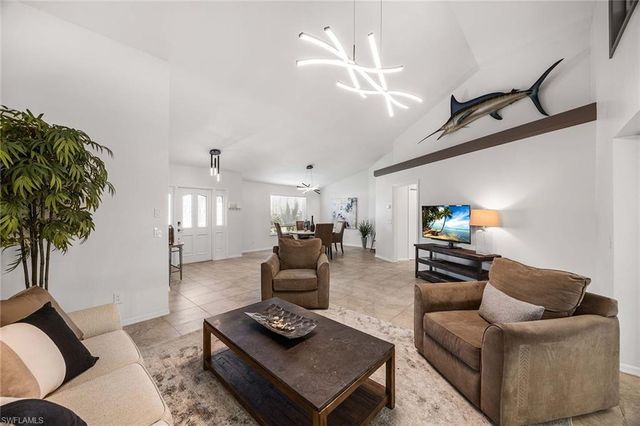 2529 Kings Lake BLVD, Naples, FL 34112