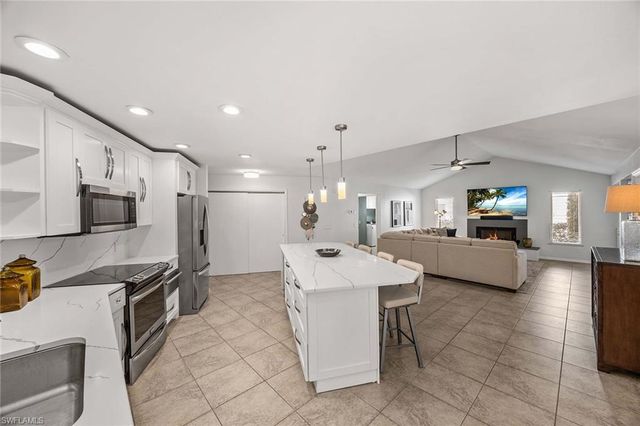 2529 Kings Lake BLVD, Naples, FL 34112