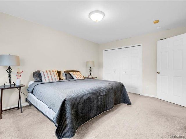 41772 E Glade Road 41, Canton, MI 48187