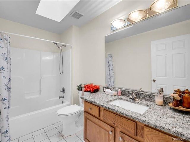 41772 E Glade Road 41, Canton, MI 48187