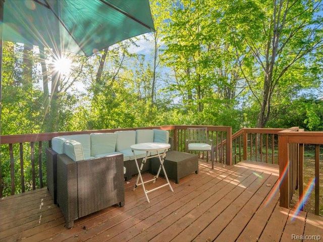 41772 E Glade Road 41, Canton, MI 48187