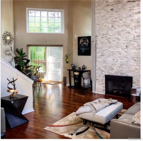 41772 E Glade Road 41, Canton, MI 48187