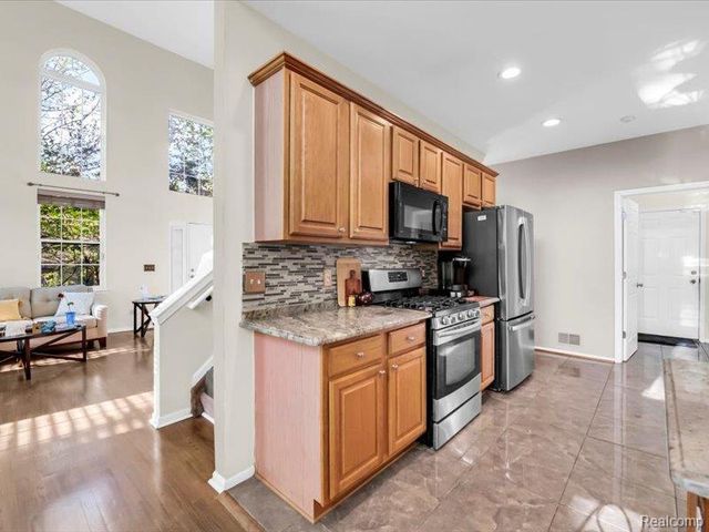 41772 E Glade Road 41, Canton, MI 48187