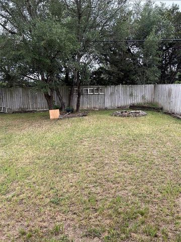 29 Wood Glen DR, Wimberley, TX 78676
