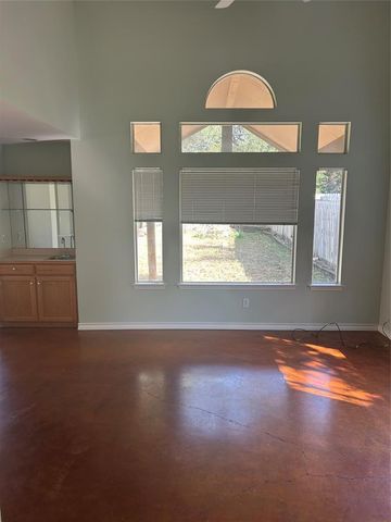 29 Wood Glen DR, Wimberley, TX 78676