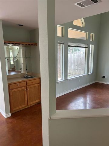 29 Wood Glen DR, Wimberley, TX 78676