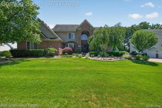 8265 Eastway Drive, White Lake Charter Township, MI 48386