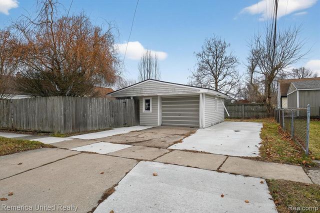 508 S Chocolay Avenue, Clawson, MI 48017