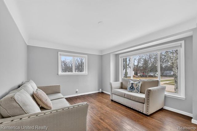 508 S Chocolay Avenue, Clawson, MI 48017