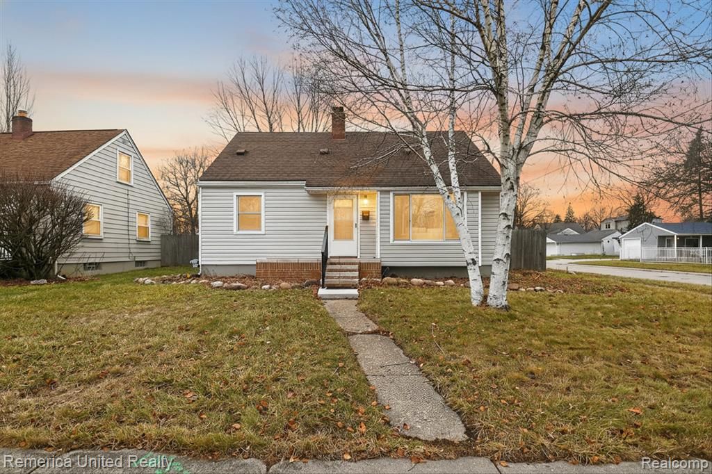 508 S Chocolay Avenue, Clawson, MI 48017