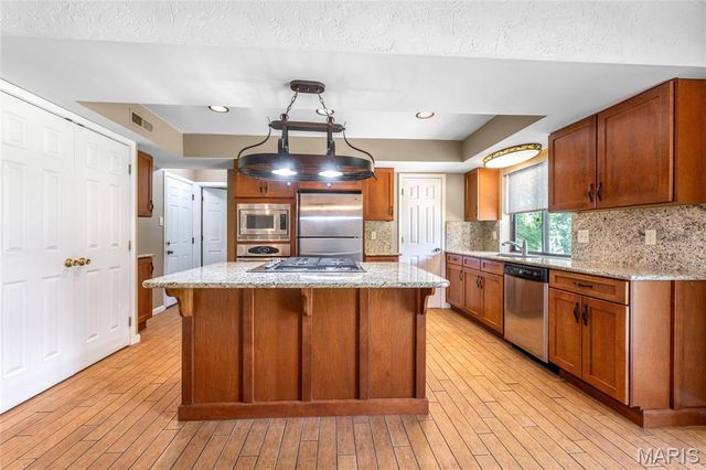 4849 Gatesbury Drive, St Louis, MO 63128