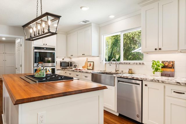 7845 Jeannie Ct, Loomis, CA 95650