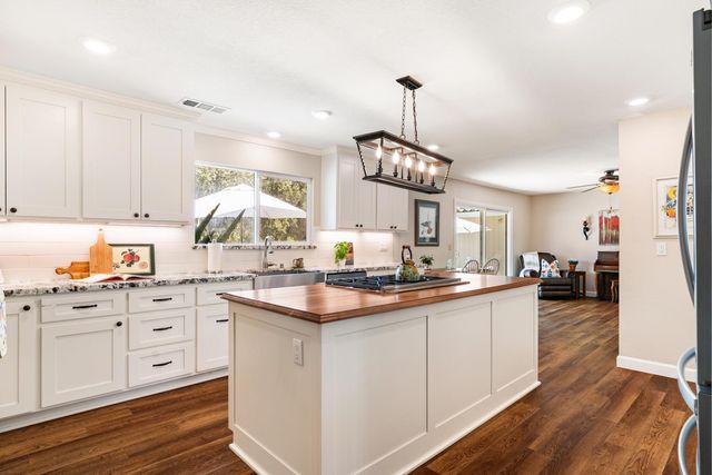 7845 Jeannie Ct, Loomis, CA 95650