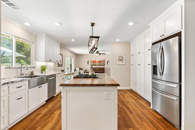 7845 Jeannie Ct, Loomis, CA 95650