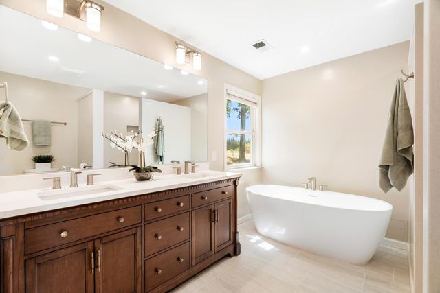 7845 Jeannie Ct, Loomis, CA 95650