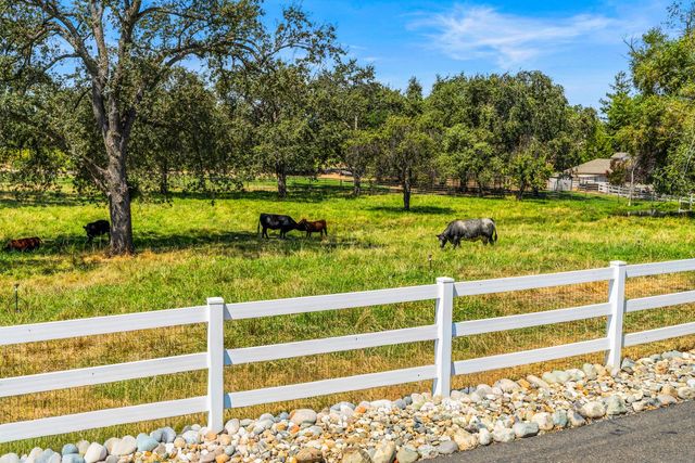 7845 Jeannie Ct, Loomis, CA 95650
