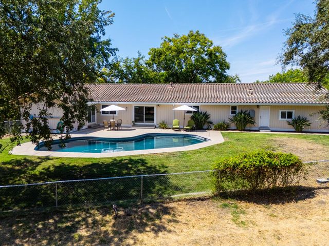 7845 Jeannie Ct, Loomis, CA 95650