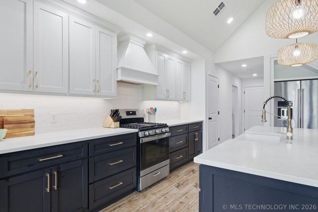 18951 E Orchard Circle, Catoosa, OK 74015