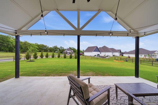 18951 E Orchard Circle, Catoosa, OK 74015
