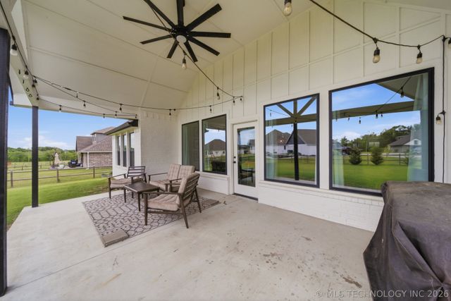 18951 E Orchard Circle, Catoosa, OK 74015