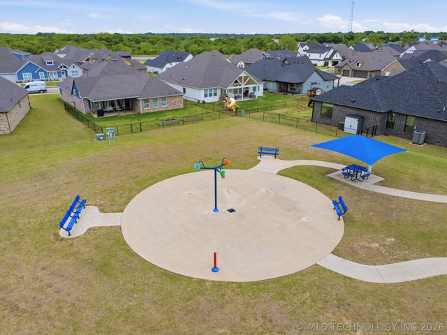 18951 E Orchard Circle, Catoosa, OK 74015