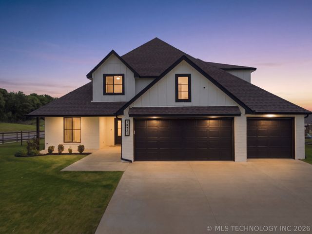 18951 E Orchard Circle, Catoosa, OK 74015