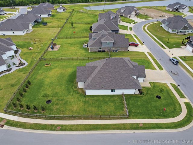 18951 E Orchard Circle, Catoosa, OK 74015