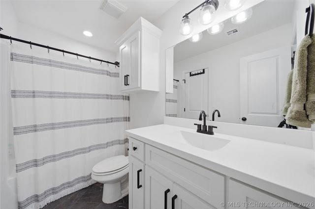 18951 E Orchard Circle, Catoosa, OK 74015