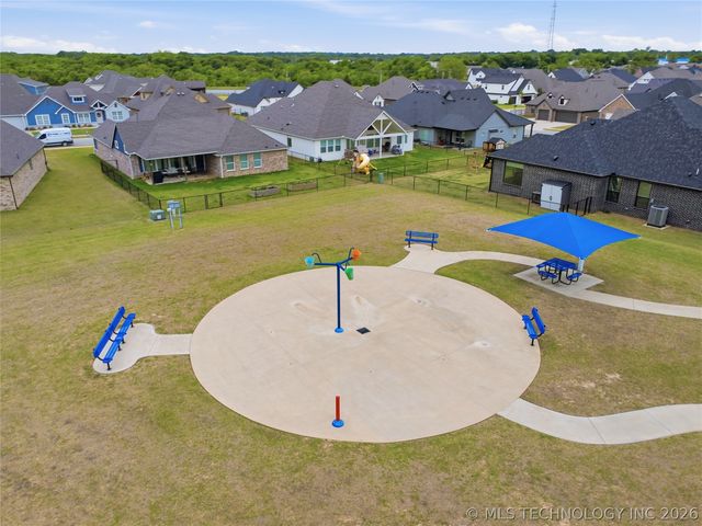 18951 E Orchard Circle, Catoosa, OK 74015