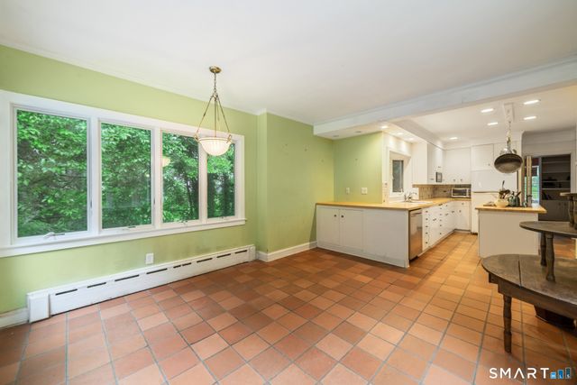 571 Willow Street, Waterbury, CT 06710