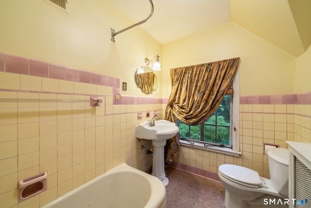 571 Willow Street, Waterbury, CT 06710