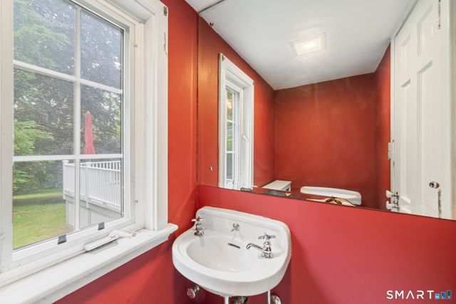 571 Willow Street, Waterbury, CT 06710