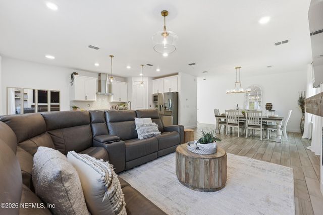 270 CLIFTON BAY Loop, St. Johns, FL 32259