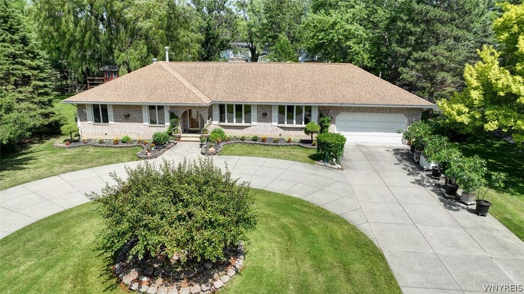 1835 North Forest Road, Amherst, NY 14221