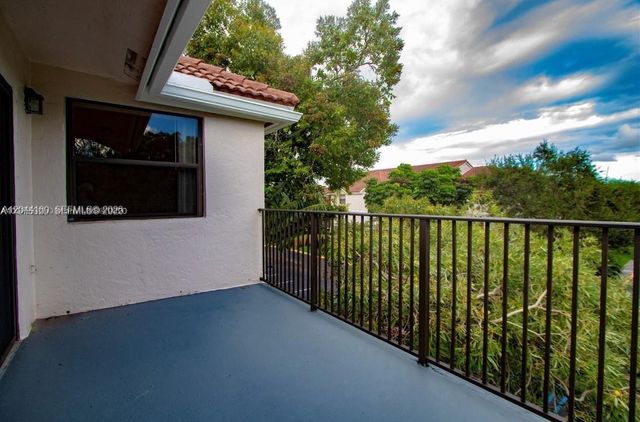 10105 W Sunrise Blvd 303, Plantation, FL 33322