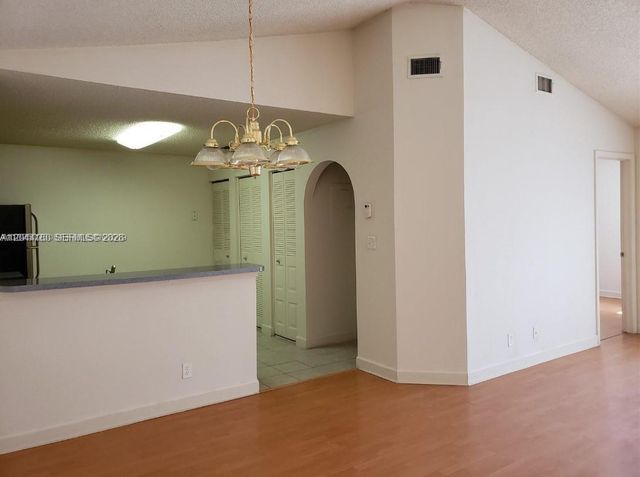 10105 W Sunrise Blvd 303, Plantation, FL 33322