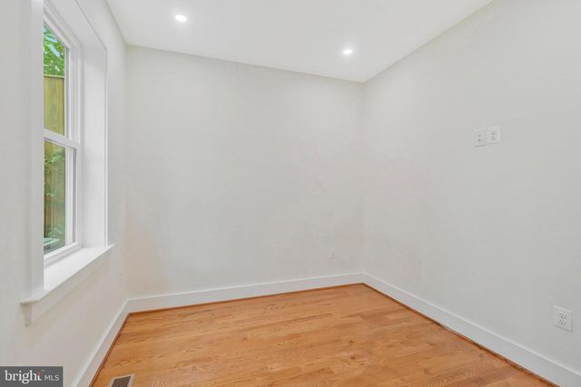 423 Lamont St NW # A, Washington, DC 20010