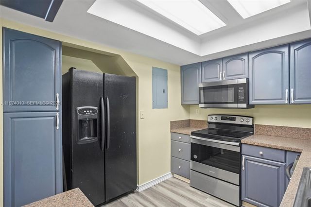 12261 Lake Loop Rd, Cooper City, FL 33330