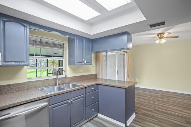 12261 Lake Loop Rd, Cooper City, FL 33330