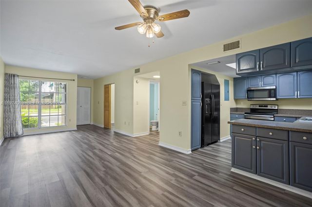 12261 Lake Loop Rd, Cooper City, FL 33330