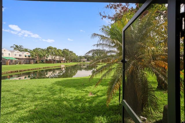 12261 Lake Loop Rd, Cooper City, FL 33330