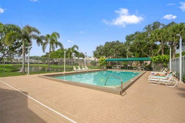 12261 Lake Loop Rd, Cooper City, FL 33330