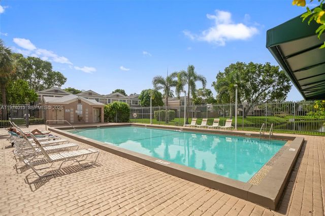 12261 Lake Loop Rd, Cooper City, FL 33330